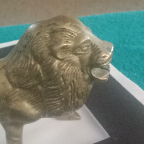 🧘 Brass antique lion - Picture 2 of 4